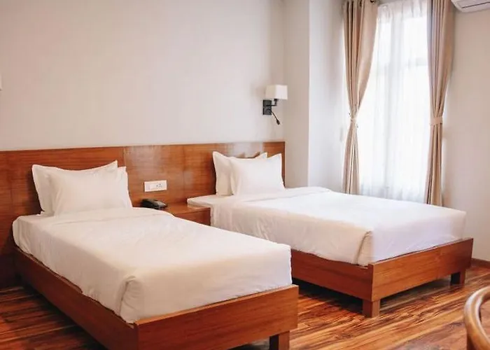 Studio16 Hotel *